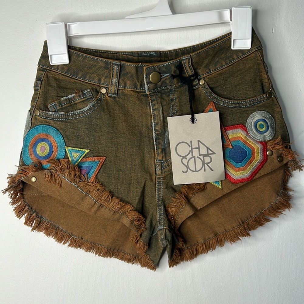 Chaser Distressed Denim Jean Shorts Patch Patched Desert Wash NWT Size 24